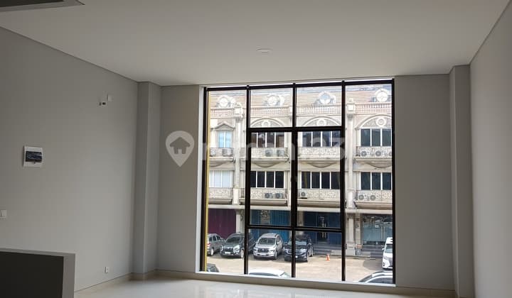 Ruko Baru di Alam Sutera, Free Parkir, Bagus