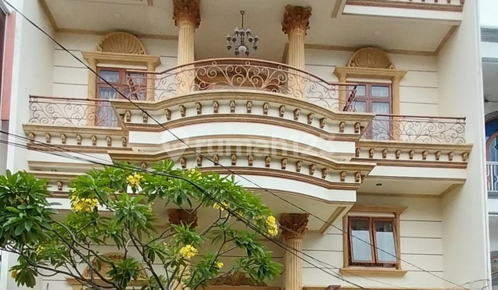 Rumah 3Lantai Siap Huni