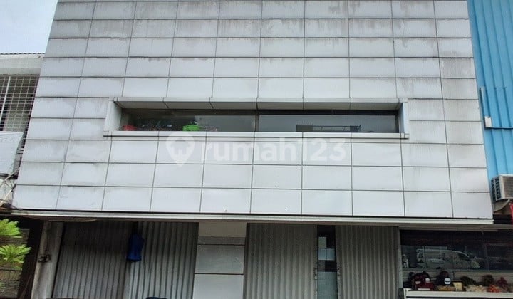 3Adjacent Shophouses in North Sunter Lake