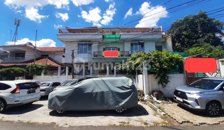 DIBAWAH NJOP Rumah Murah 3 Lantai Dekat Pintu Tol Cawang