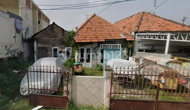 Rumah Lama Hitung Tanah di Tengah Kota Bagong Ginayan Surabaya