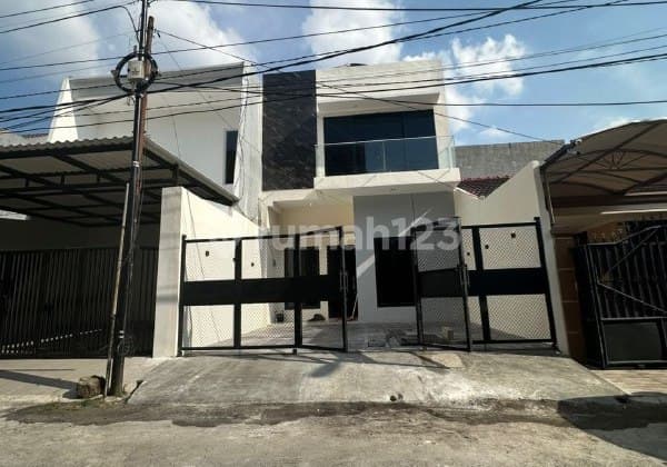 HOUSE IN DARMO INDAH TIMUR SURABAYA, GOOD, STRATEGIC, CENTER OF THE CITY.