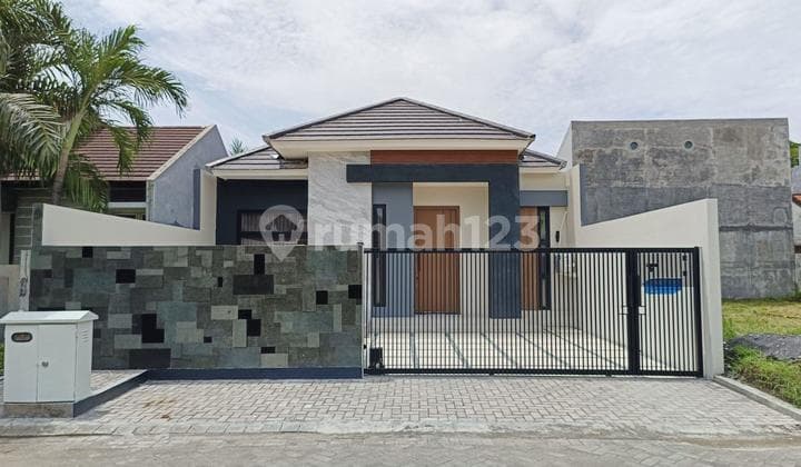 House in Citra Harmoni Sidoarjo Ready to Live Furnished Elite Area