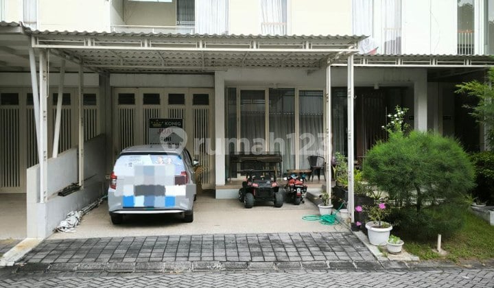 Rumah di Buona Vista Citraland Utama Surabaya Bagus dan Siap Huni