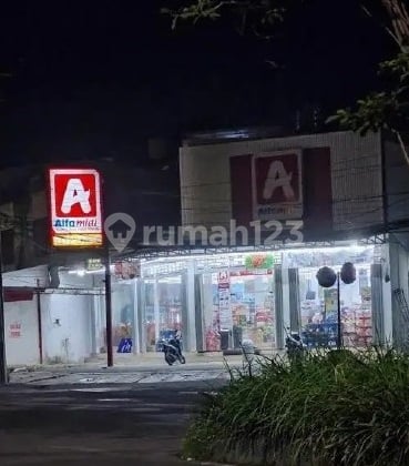 Business Property in North Satelit Surabaya, Highly Strategic Location.