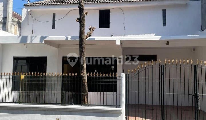 Rumah Di Babatan Mukti Surabaya 2 Lantai Terawat Dan Nyaman