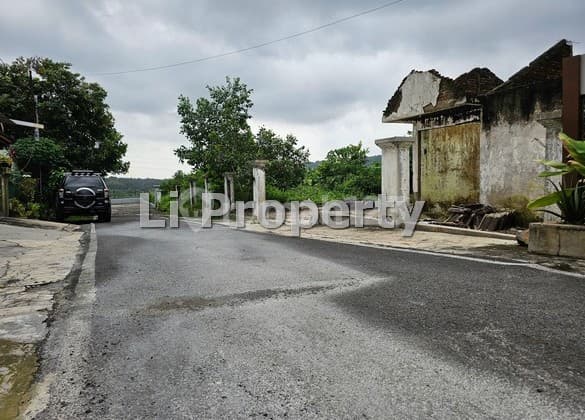 FOR SALE Jangli plot, near Graha Candi Golf, with a view, 1000m2, Semarang.