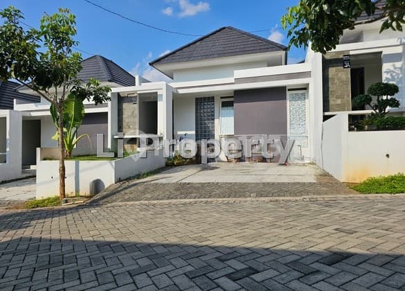 Bsb Village, Cangkiran, Mijen, Sejuk, Lebar 8 Meter, Semarang