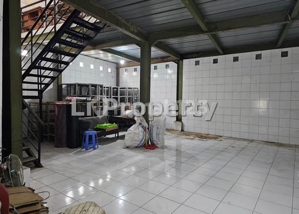 ruko Mugas, dekat Lapangan Trilomba Juang, Tengah Kota, Semarang