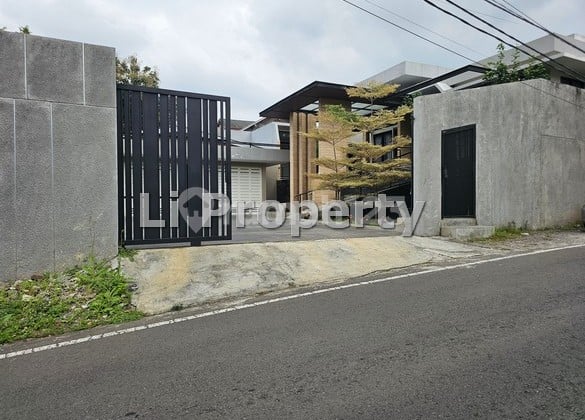 DIJUAL rumah mewah Salatiga, siap huni, sejuk, Jawa Tengah