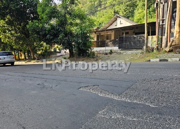 DISEWAKAN rumah Gombel Lama, dekat lapangan Golf, Semarang