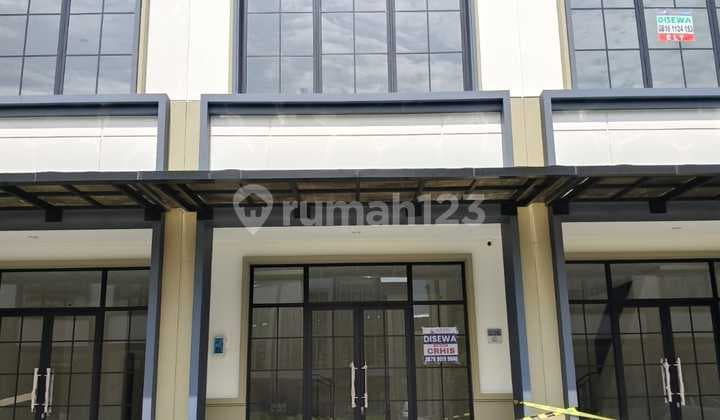Disewakan Ruko Hudson, Gading Serpong. Rooftop + 2 Lantai, di Pusat Perbelanjaan Kota. Bebas Banjir.