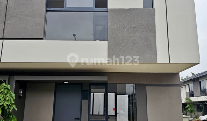 Disewakan Rumah Hoek Park Serpong, Citizen Park Xyz, Karawaci, Tangerang