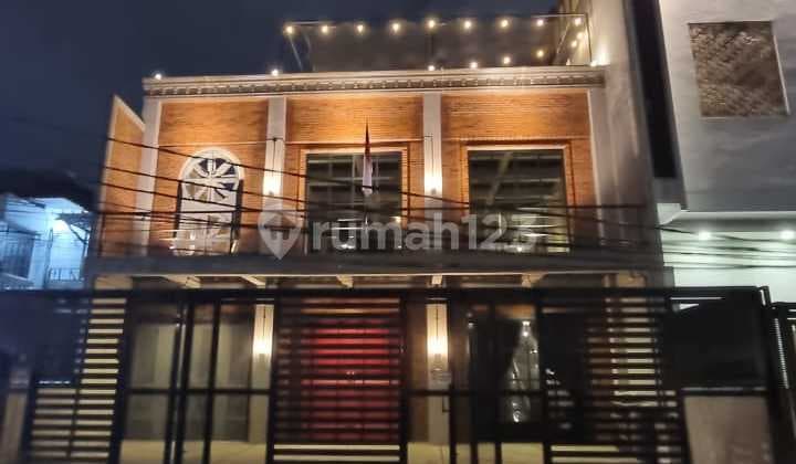 Rumah Konsep Industrial Cocok untuk Kantor atau Usaha