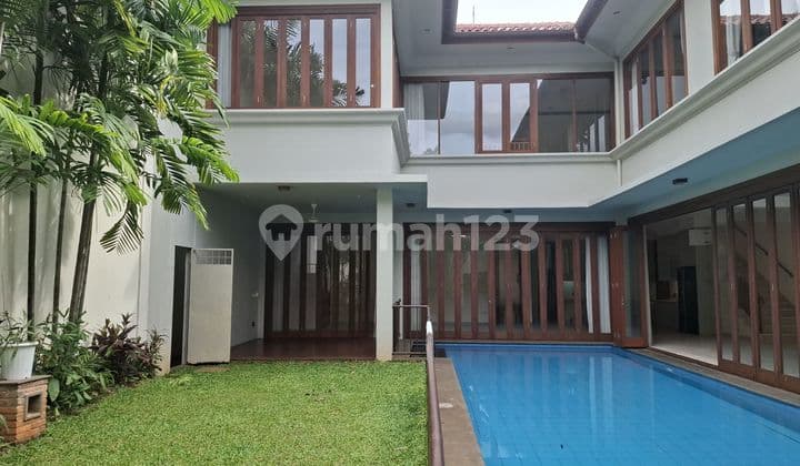 Disewakan Rumah Dalam Compound Kemang Jakarta Selatan