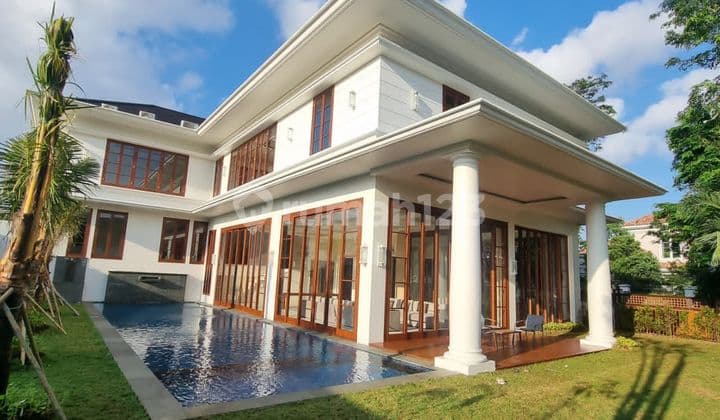 Brand New House 3 Lantai dengan Taman Luas dan Kolam Renang
