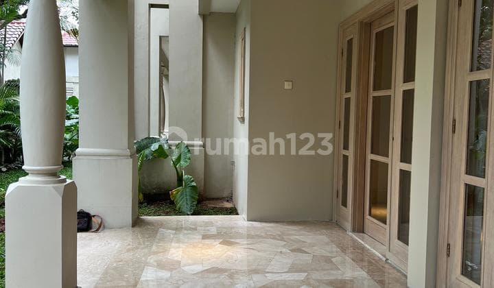 Disewakan Rumah Dalam Compound Kemang Jakarta Selatan