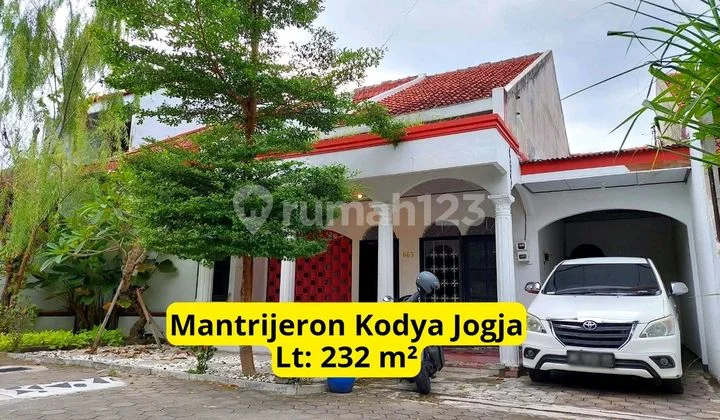 Mantrijeron House Spacious Land in Yogyakarta City