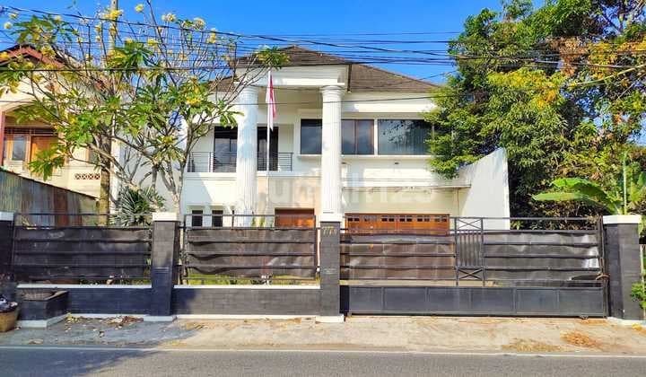 Office House by the Roadside in Jogja City + Swimming Pool