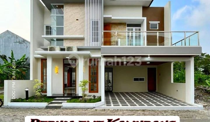 Rumah Kolam Renang Jalan Kaliurang Dalam Perumahan