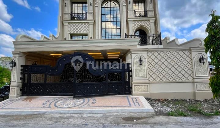 Classic American Luxury Ready-to-Occupy House in Jogja