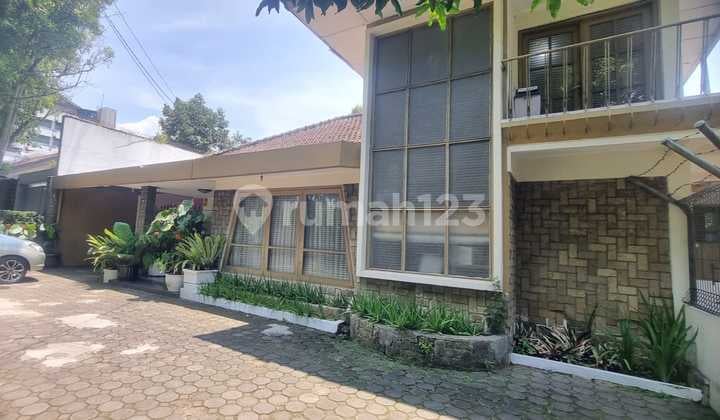 Rumah, 2 Lantai, SHM Jl. Supratman, Bandung