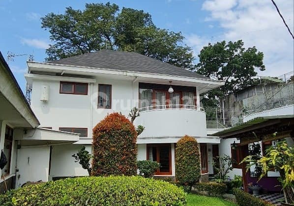Rumah Bagus Asri jl. Dipatiukur, Bandung