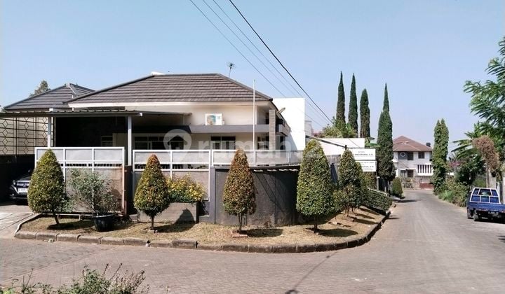 Luxury Fully Furnished House in an Elite Complex in North Bandung