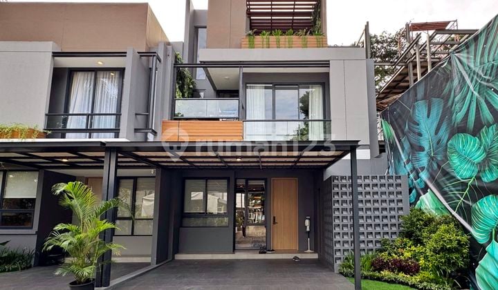 Rumah 3 Lantai 5Kt Luas dan Baru di BSD Dekat Eastvara Leisure Mall