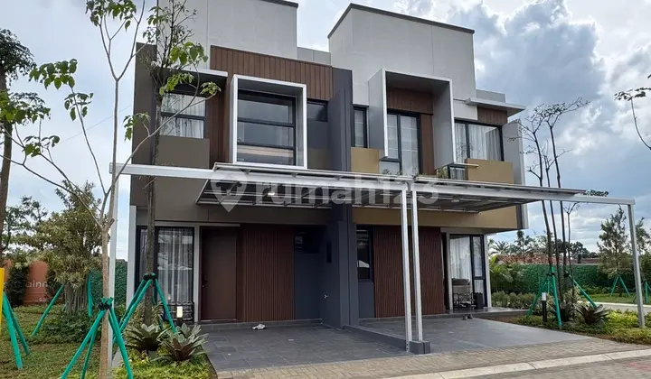 Rumah 2 Lantai dan 2 Bedroom di Pusat Kota Bsd Dekat Tol Dekat Mall Dekat Gading Serpong di Cluster Izzi 5 X 11 Bsd