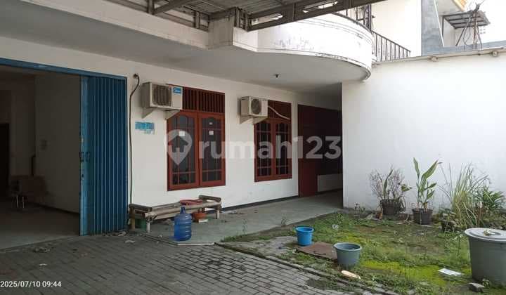 umah 2 lantai ex kos2 an di Siwalan kerto ND