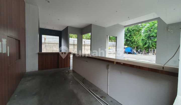 For Rent: Commercial Building Ex-Restaurant in Raya Margorejo Indah (M H) For Rent: Commercial Building Ex-Restaurant in Raya Margorejo Indah (M H)