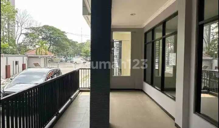 Disewakan Gedung Ruko 3 Lantai di Darmo Bavarian (Mh) Disewakan Gedung Ruko 3 Lantai di Darmo Bavarian (Mh)