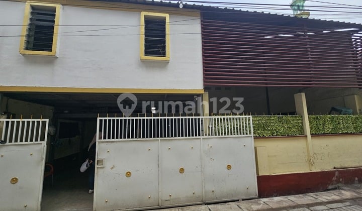 Dijual Cepat Tempat Usaha (Penitipan Motor) di Wonokromo (Li)