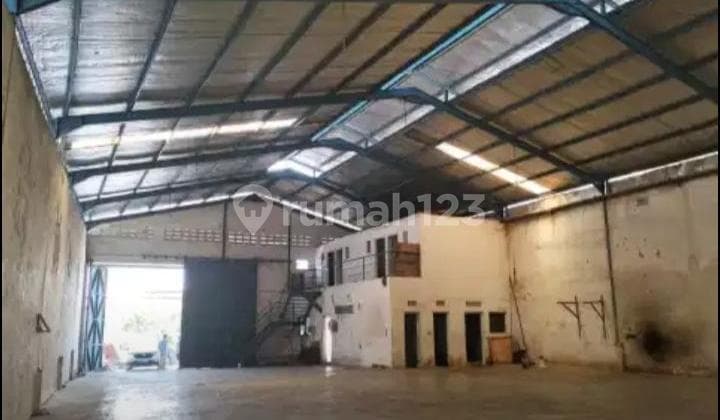 Disewakan Gudang Siap Pakai di Raya Lidah Kulon (M H)