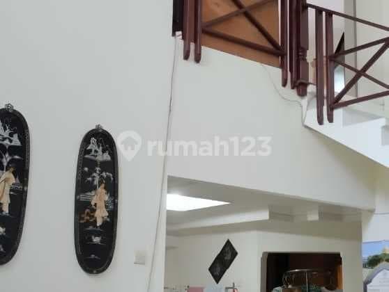 Dijual Rumah di Semolowaru Mh