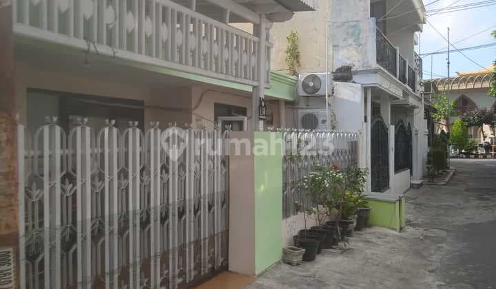 Dijual Rumah di Semolowaru Elok Mh