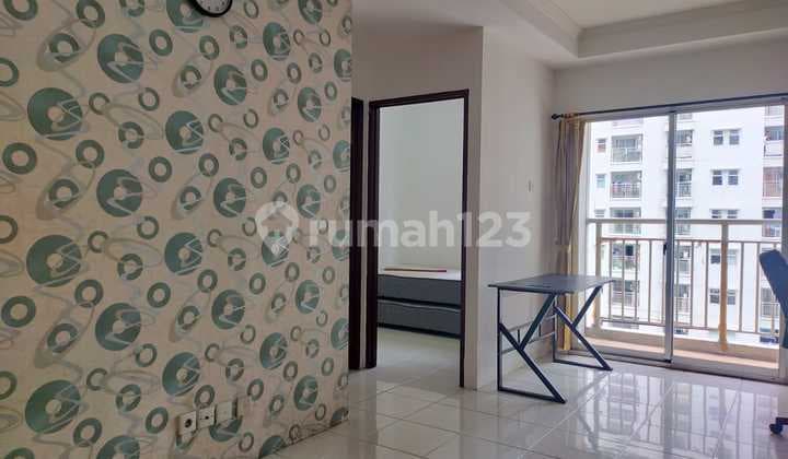 Disewakan 2Br Semi Furnish di Apartemen Mediterania Garden 2, View Kolam Renang