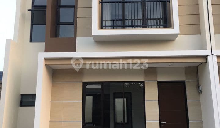 Dijual Rumah 2 Lantai Cantik di Cluster Casa Arjuna Pamulang