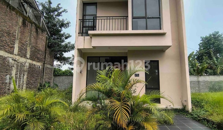 Harga Dibawah Pasar Townhouse Nyaman Asri di Casa De Arana Bogor