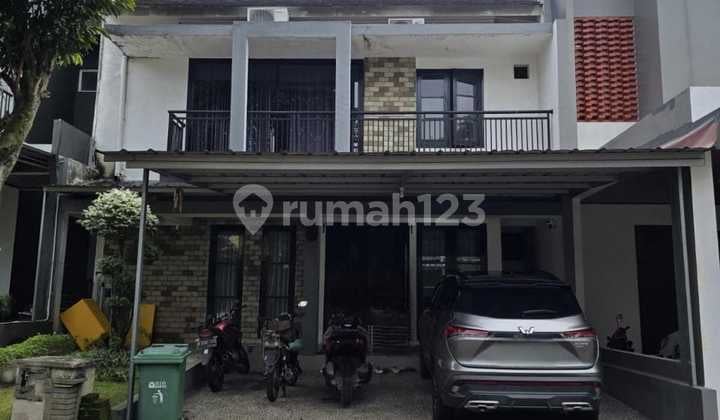 Dijual Rumah 2 Lantai Siap Huni Semi Furnished di Delatinos BSD
