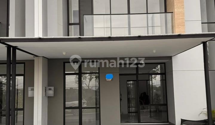 Disewakan Rumah Villa Pasir Putih Pik 2, Uk 8X15, Dekat Club House, Siap Huni