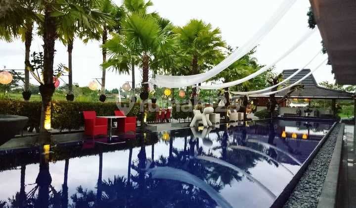 Villa Resto di Yogyakarta Dijual, View Sawah Dan Gunung Merapi