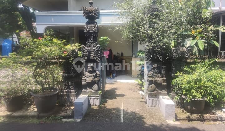 Rumah Asri Hoek Di Komp Adhi Karya Depok