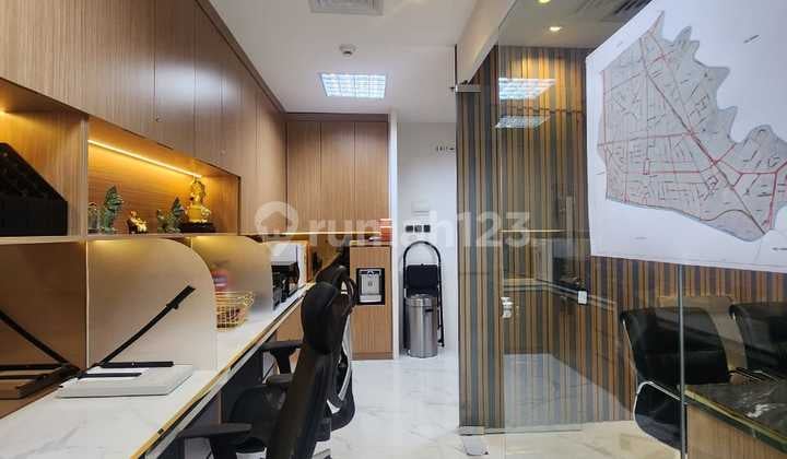 Office Furnish Bagus 29,88 Sqm. Siap Huni. Kondisi Baru. Jl Kap Tendean Jaksel