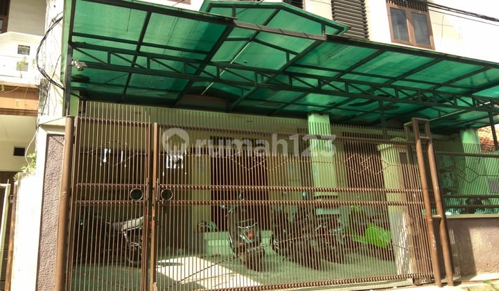 Di Jual Rumah KOST HARGA PASARAN 18 M JUAL HANYA 9 M di Jl. Dr. Susilo IIB No.42, Grogol, Jakarta Barat Sangat Strategis untuk MAHASISWA DAN KARYAWAN NEGO SAMPAI JADI !!