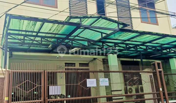 For Sale 31 Rooms + Kitchen Inside in Grogol, Strategic Location Near University and Office Area, Already Operating!