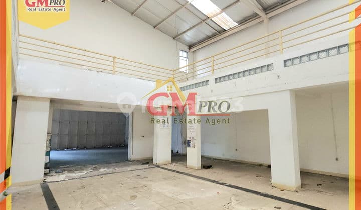 GEDUNG BAGUS DI BANCEUY RAYA - BANDUNG PUSAT