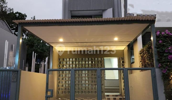 For Sale 2 New Houses Suitable for Business in Griya Loka 1.6 Bsd