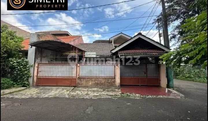 Rumah di Komplek DPR Pondok Ranji dekat Bintaro dan stasiun KRL